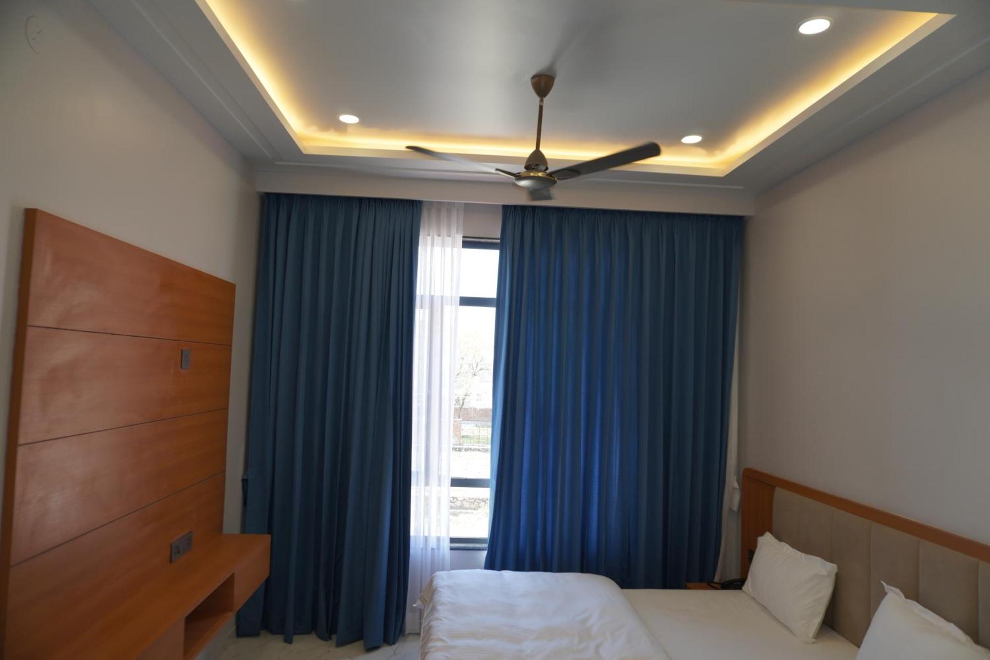 Hotel Heera Palace Khatu Экстерьер фото