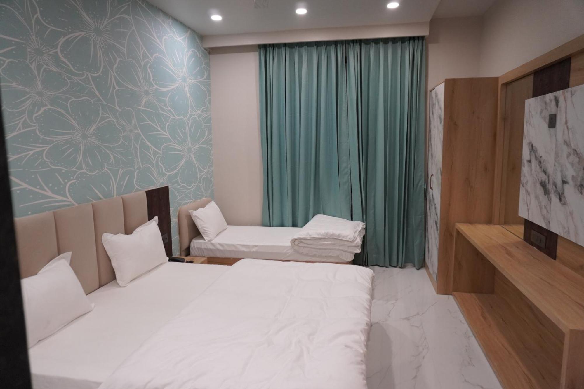 Hotel Heera Palace Khatu Экстерьер фото