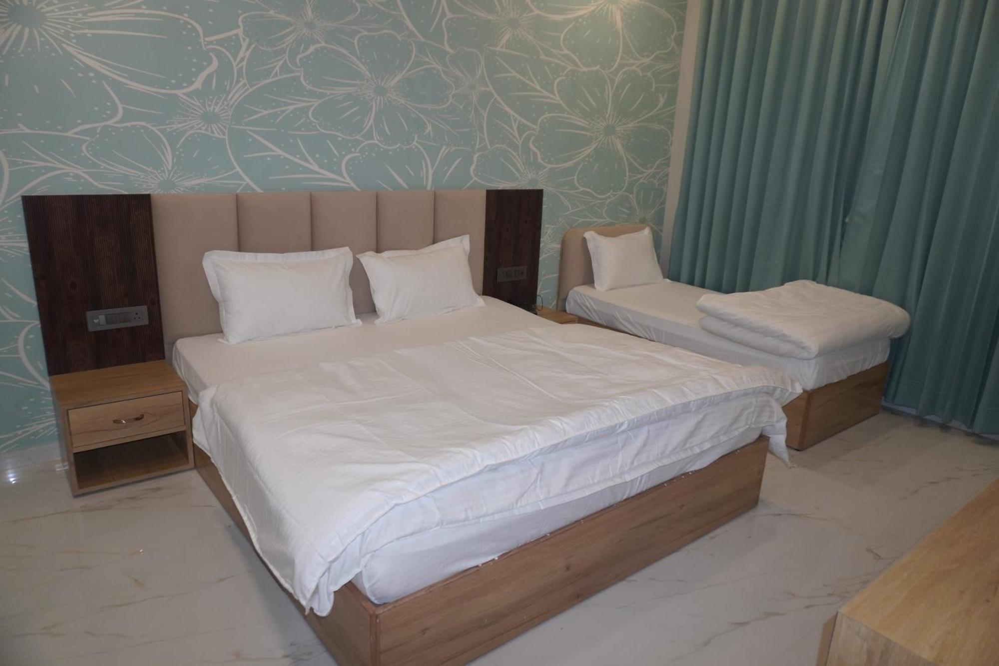 Hotel Heera Palace Khatu Экстерьер фото