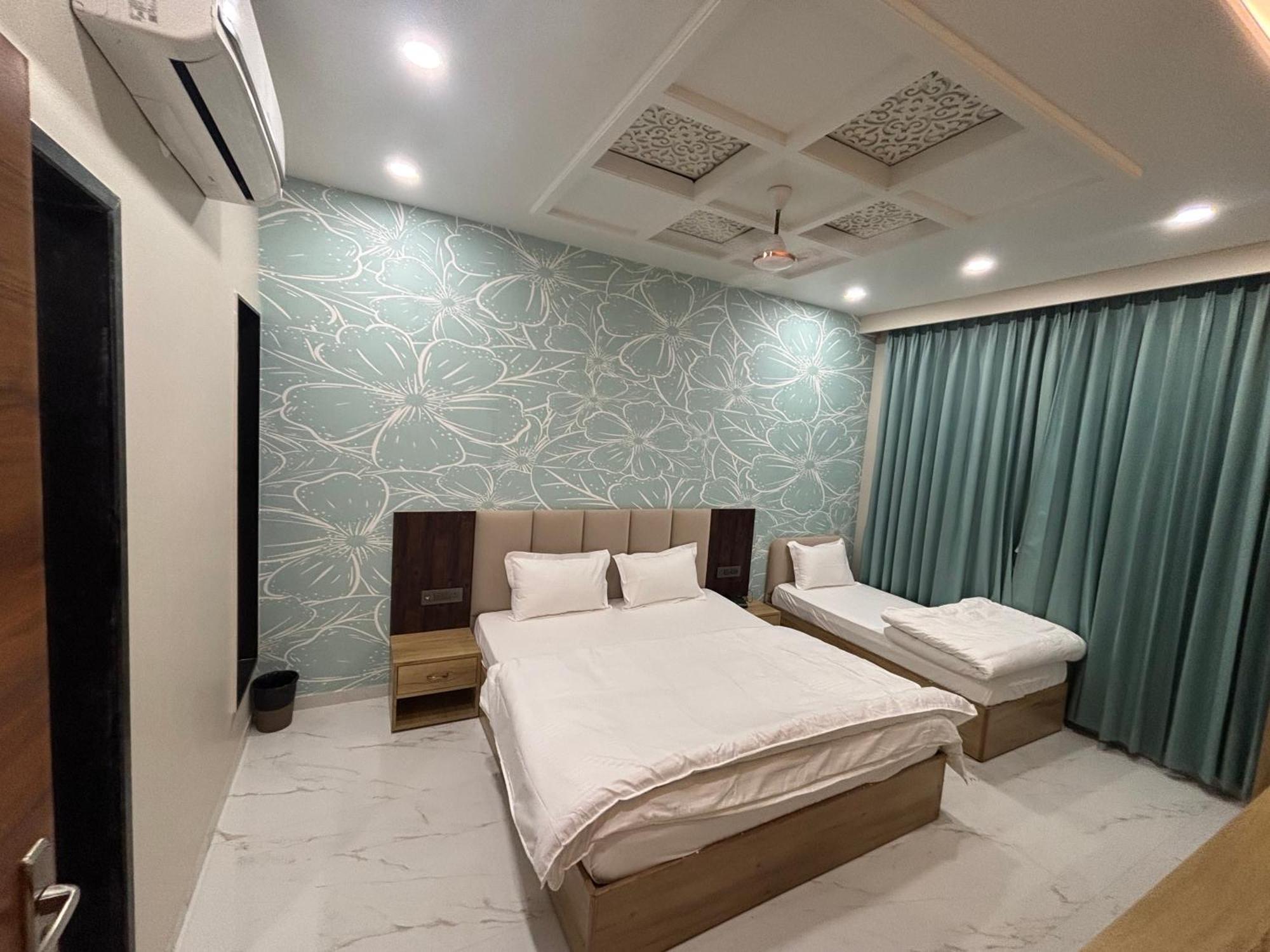 Hotel Heera Palace Khatu Экстерьер фото